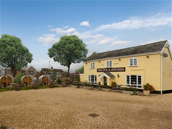 COUNTRY FREEHOUSE PUB RESTAURANT IN STUNNING LOCATION, IMPRESSIVE ...