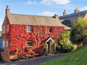 SOUTH LEICESTERSHIRE VILLAGE PUB WITH FOOD, TRADITIONAL CHARM, LOUNGE ...