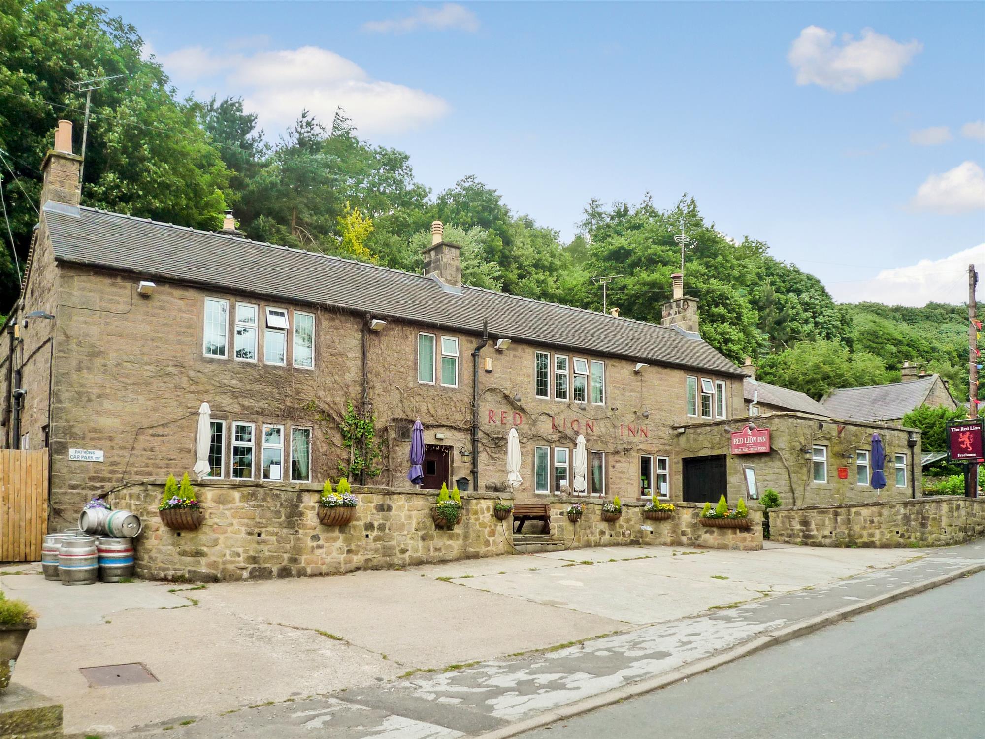 HUGELY CHARACTERFUL FREEHOUSE & RESTAURANT WITH MICRO BREWERY IN NATIONAL PARK VILLAGE, POTENTIAL 3 LETTING BEDROOMS & STUDIO APARTMENT