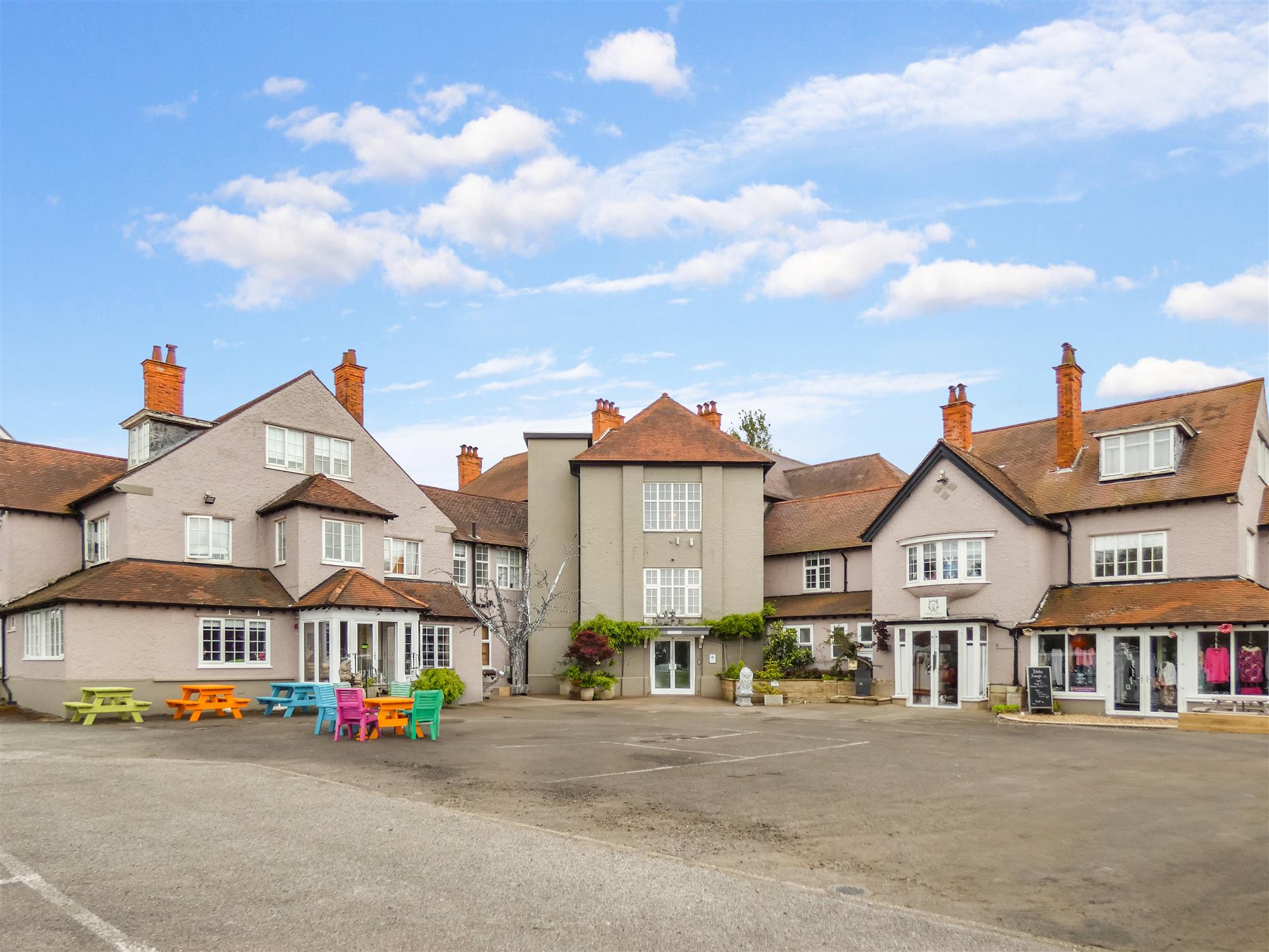 SUBSTANTIAL HOTEL, ADJACENT TO A UK TOP 100 GOLF COURSE, YEAR ROUND COASTAL RESORT, 28 E/S BEDROOMS, BAR DINER, WEDDINGS/FUNCTIONS, RETAIL LETTING UNITS, PLANS FOR 9 S/C APARTMENTS.