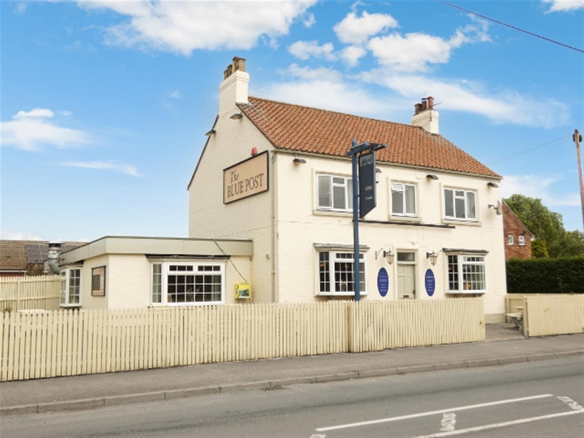 YORKSHIRE WOLDS VILLAGE PUB, NEWLY REFURBISHED & RE-FITTED, BEAUTIFULLY PRESENTED INSIDE & OUT, LOUNGE BAR, DINING ROOM, GAMES SNUG, GOOD GARDENS, LOVELY VILLAGE LOCATION.
